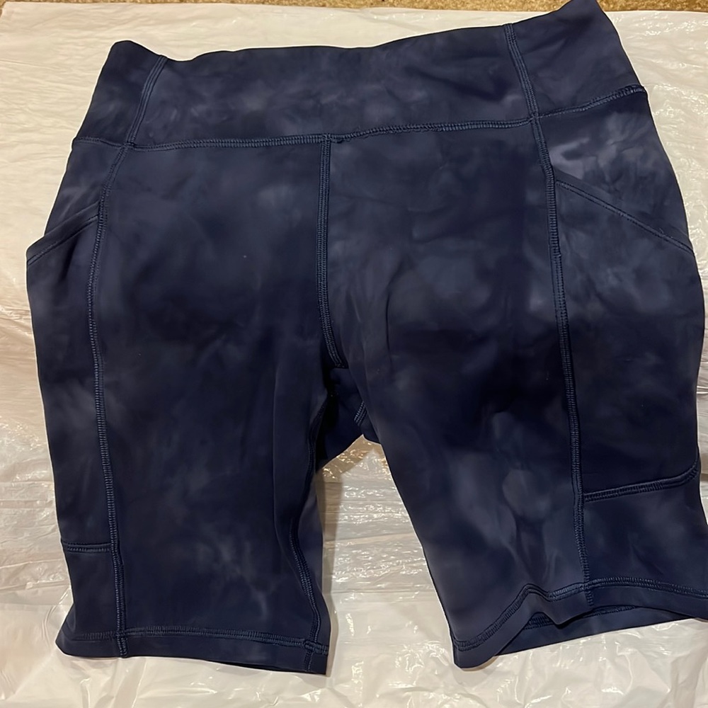 Lululemon blue airbrush shorts